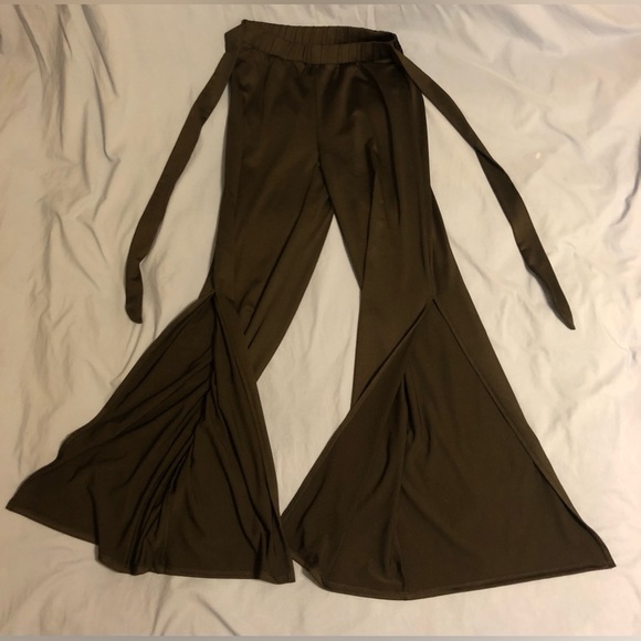 Forever 21 black dressy slacks, size medium, with slits , sexy styling EUC - Picture 3 of 16